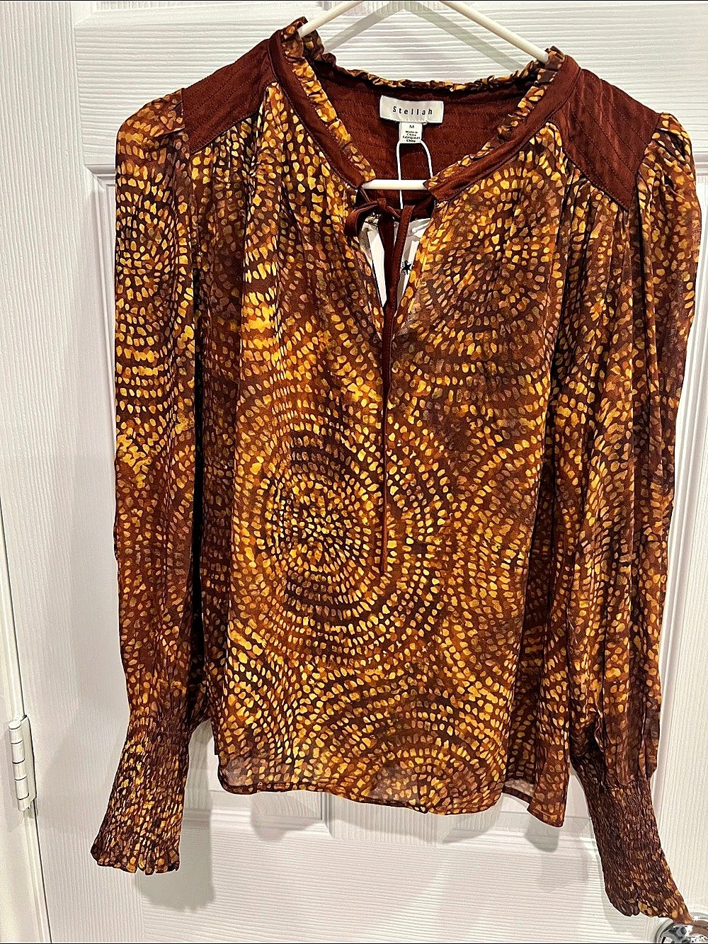 Stellah Abstract Print Blouse in Brown & Yellow Size Medium NWT